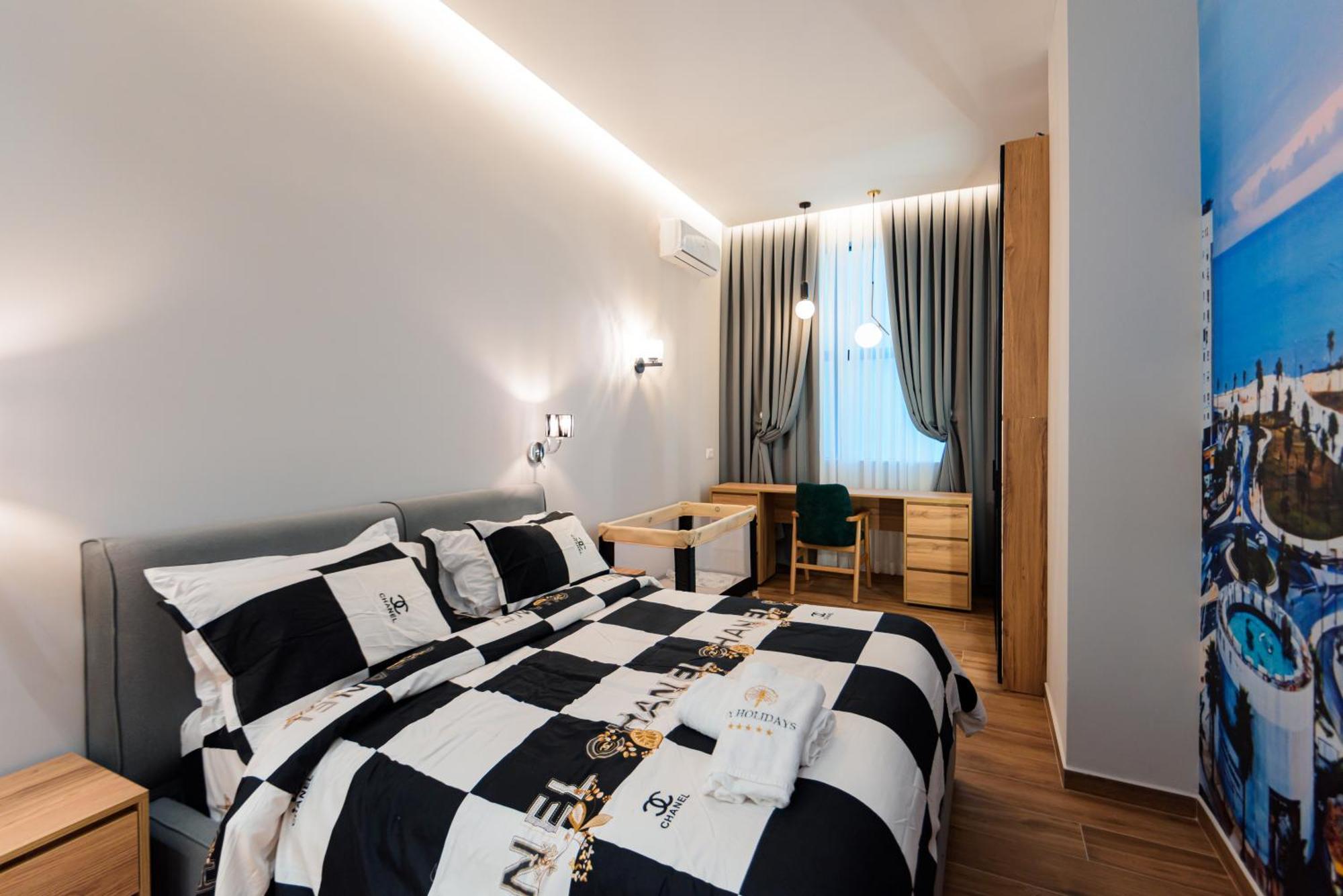 Lux Holidays Durrës Buitenkant foto