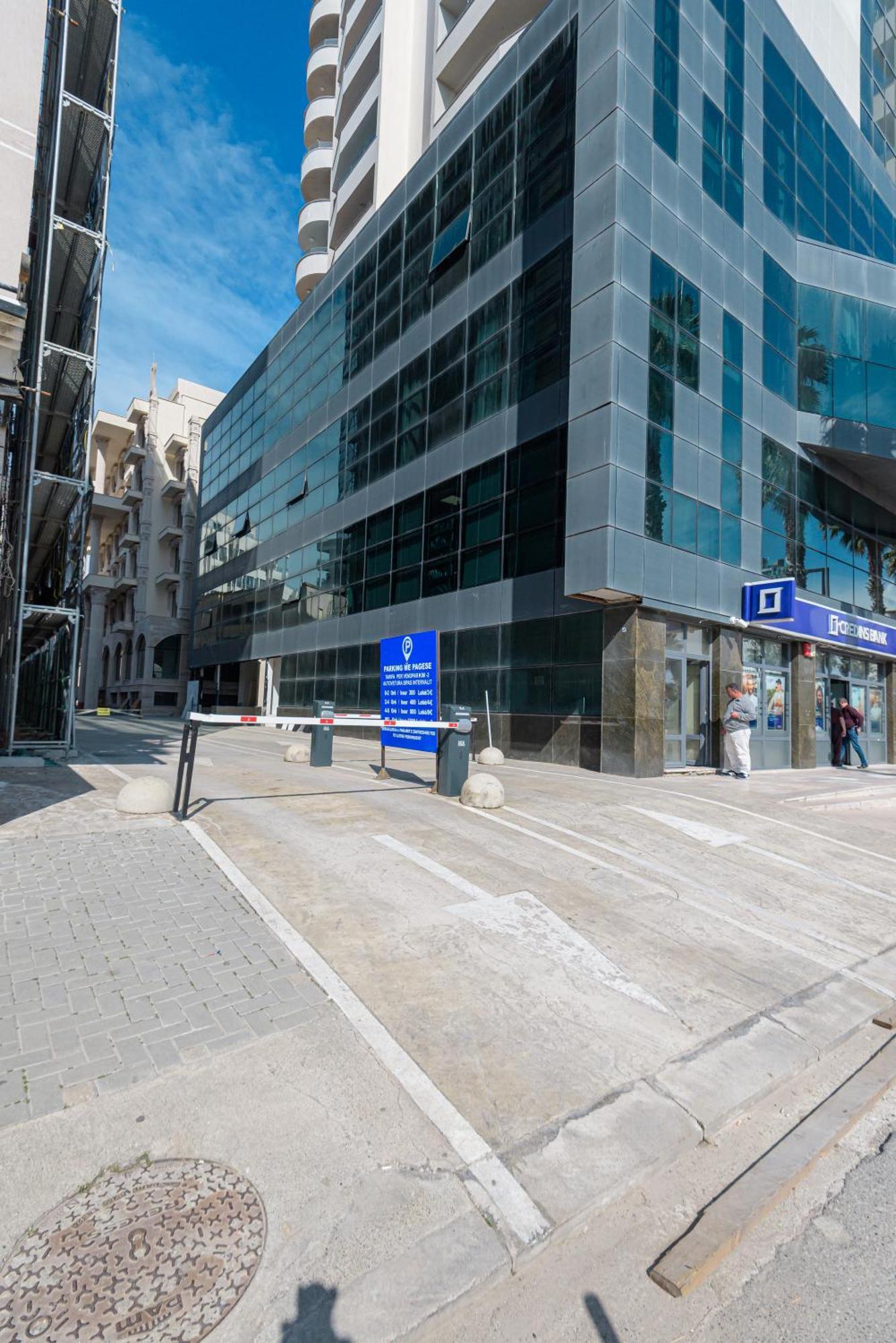 Lux Holidays Durrës Buitenkant foto